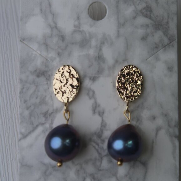 🌟Gorgeous Peacock Purple Edison Freshwater Pearl Earrings!🌟 - Picture 2 of 12